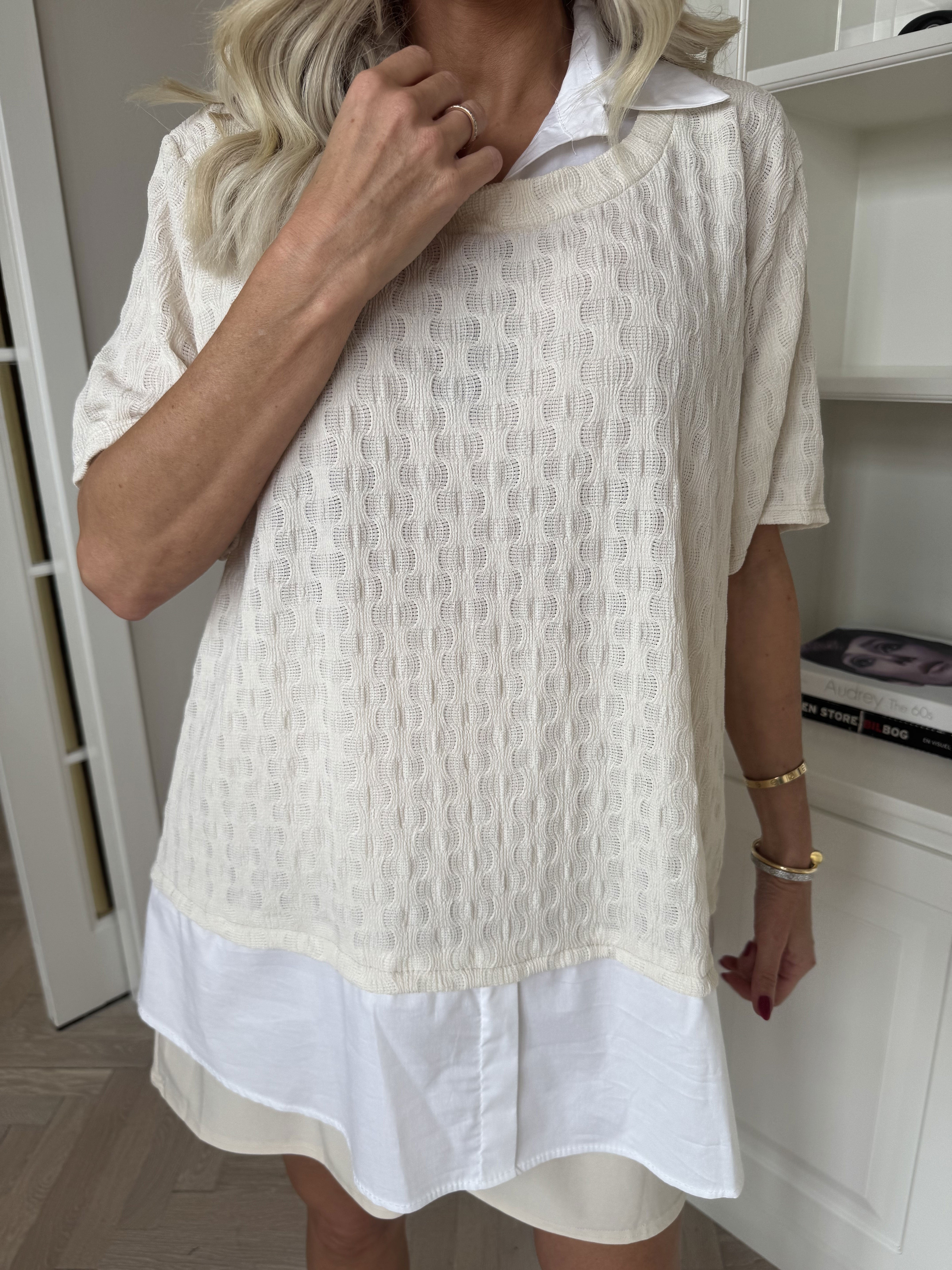 Shandel - Sød stretchy bluse med skjortedetaljer